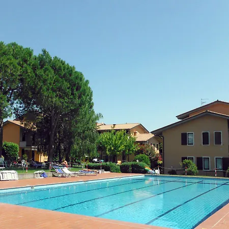 3v With Pool Apartament