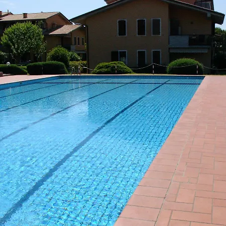 3v With Pool *
