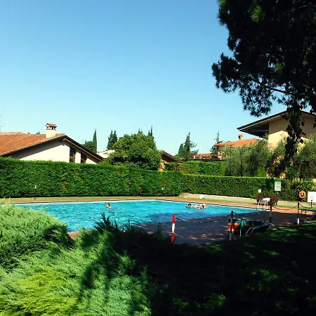 3v With Pool *